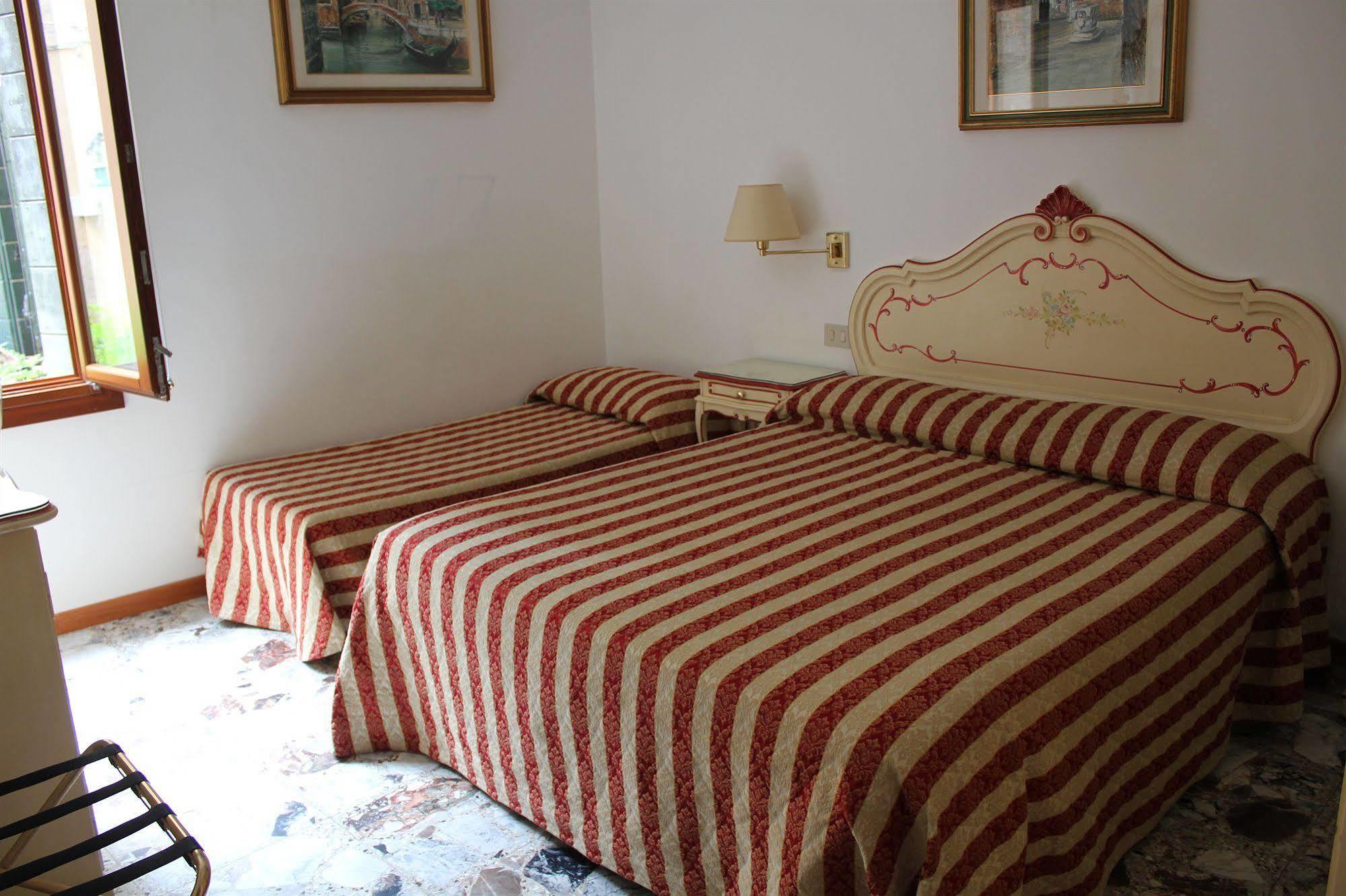 Guesthouse Al Profeta Венеция Экстерьер фото